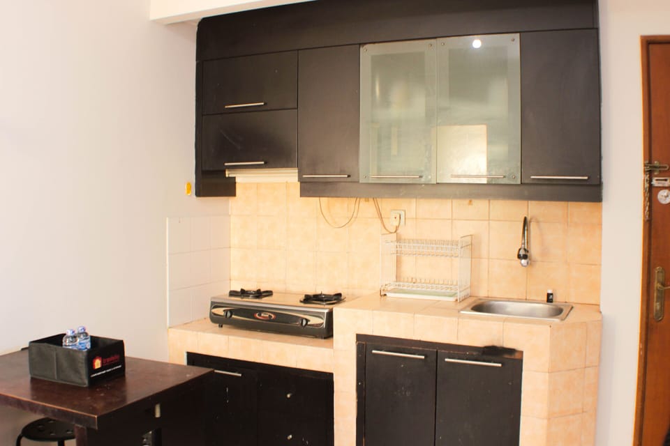 Apartment, 2 Bedrooms | Private kitchen | Fridge, stovetop, cookware/dishes/utensils