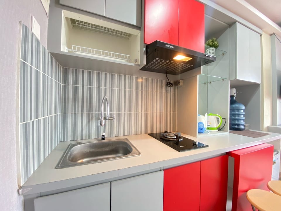 Apartment, 2 Bedrooms | Private kitchen | Fridge, stovetop, cookware/dishes/utensils