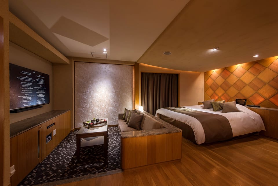 Deluxe Double Room | Down comforters, individually decorated, individually furnished