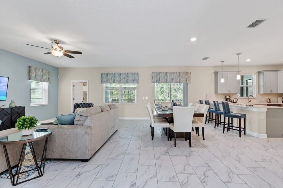 Villa, 6 Bedrooms | Living room