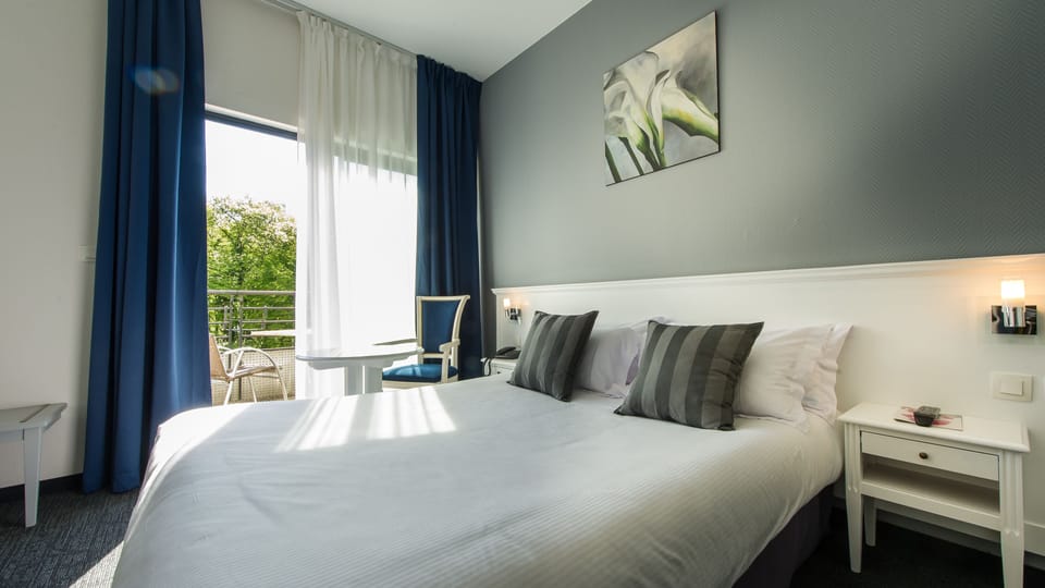 Superior Double Room | Premium bedding, in-room safe, desk, blackout drapes