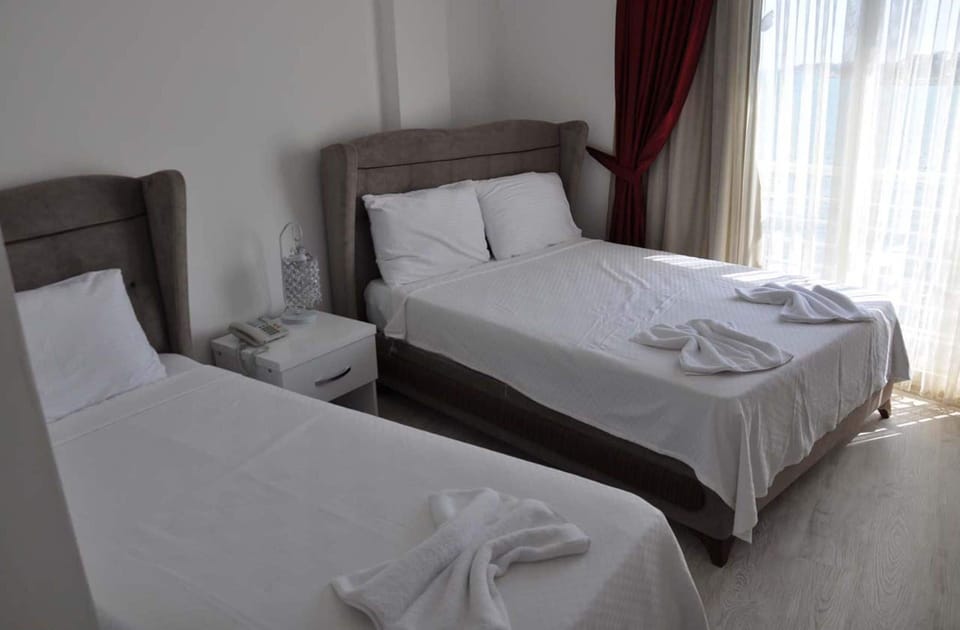 Minibar, free WiFi, bed sheets