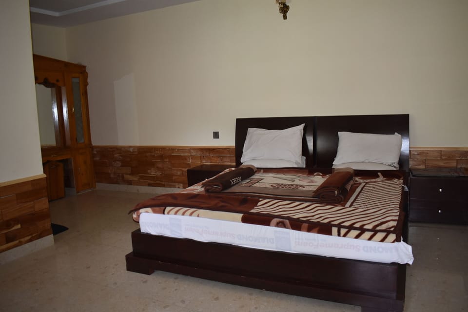 Double Room | Laptop workspace, WiFi (free)