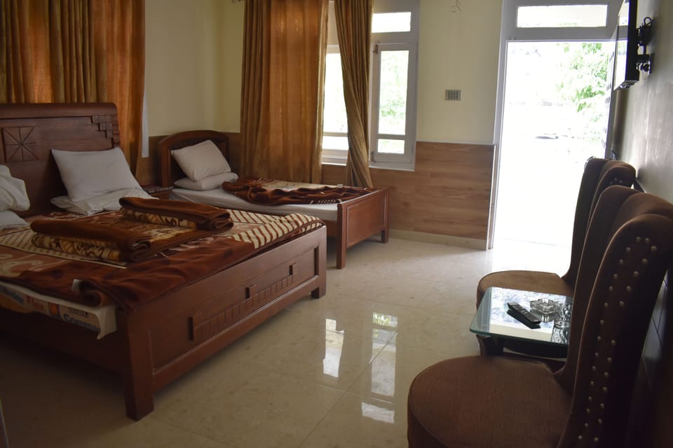 Triple Room | Laptop workspace, WiFi (free)