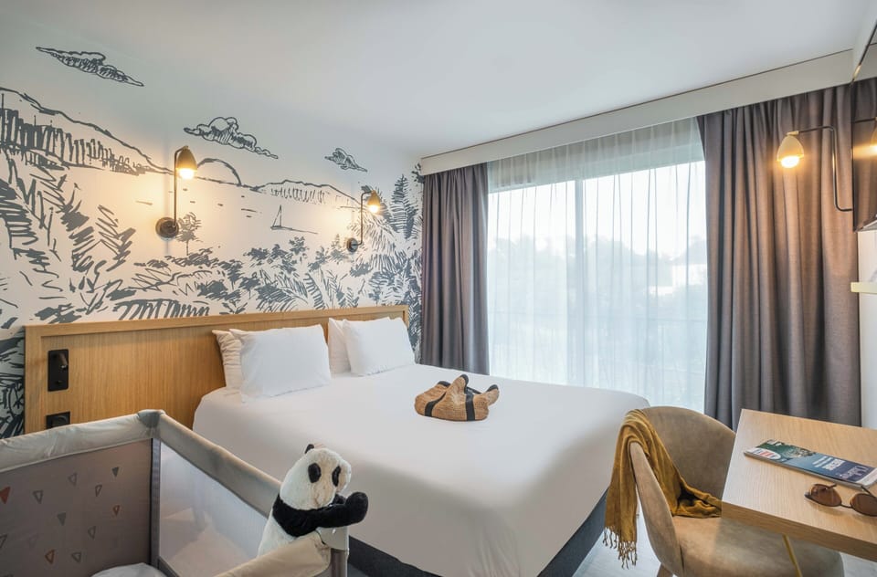 Superior Room | Desk, laptop workspace, free WiFi, bed sheets