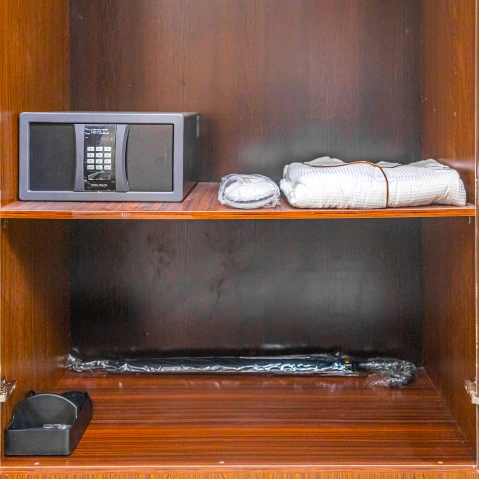 Classic Room | Soundproofing, iron/ironing board, free WiFi