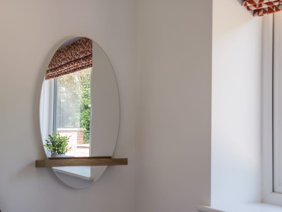 Cottage | 2 bedrooms, WiFi (free), individually decorated, individually furnished