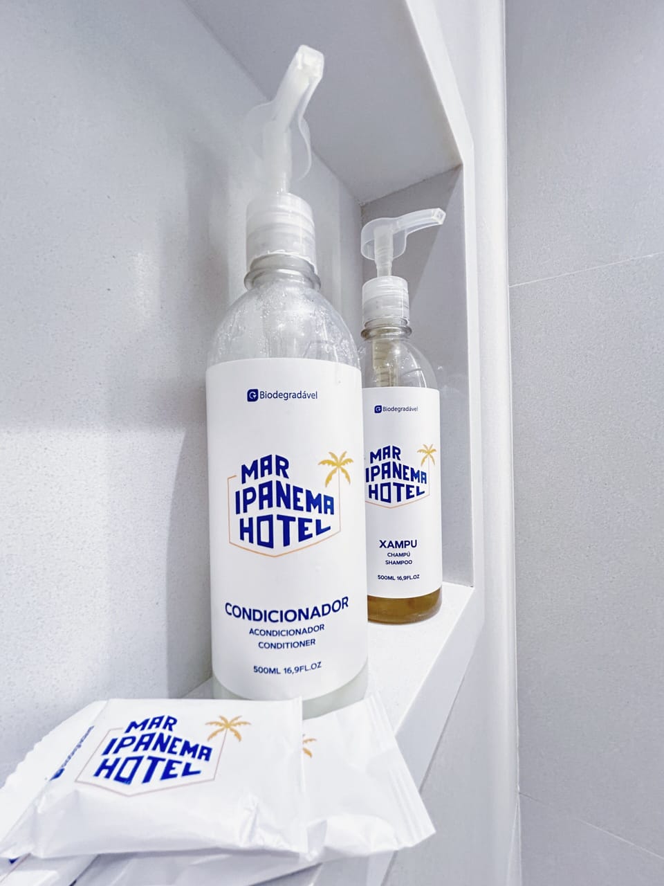 Deluxe Triple Room | Bathroom | Shower, designer toiletries, hair dryer, towels