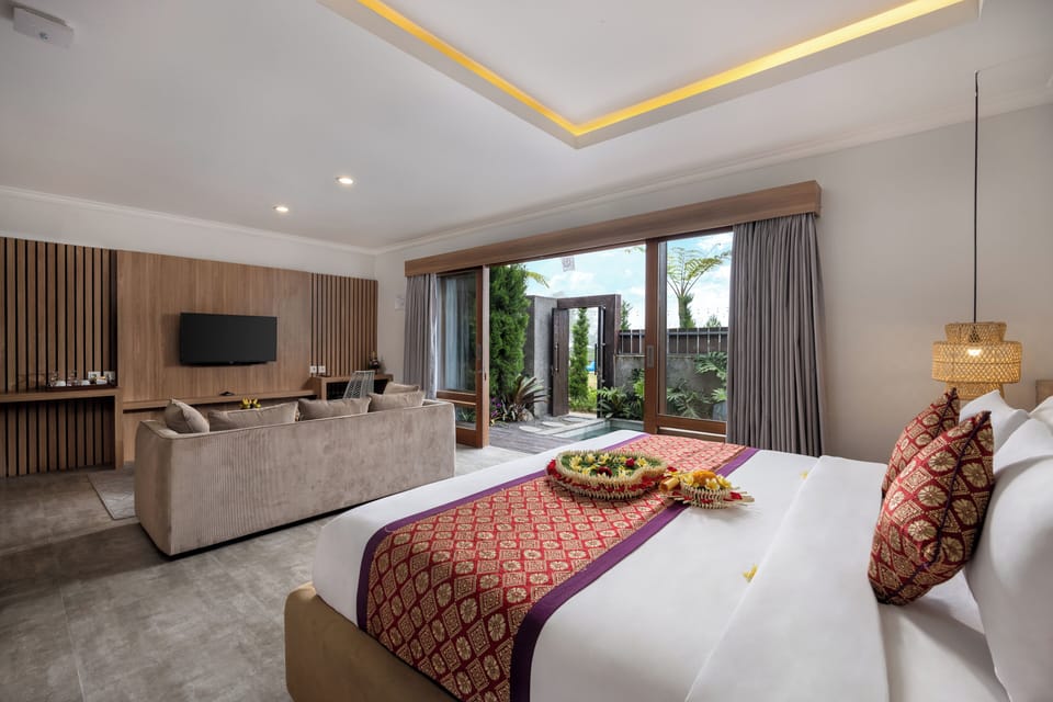Minibar, rollaway beds, free WiFi, bed sheets