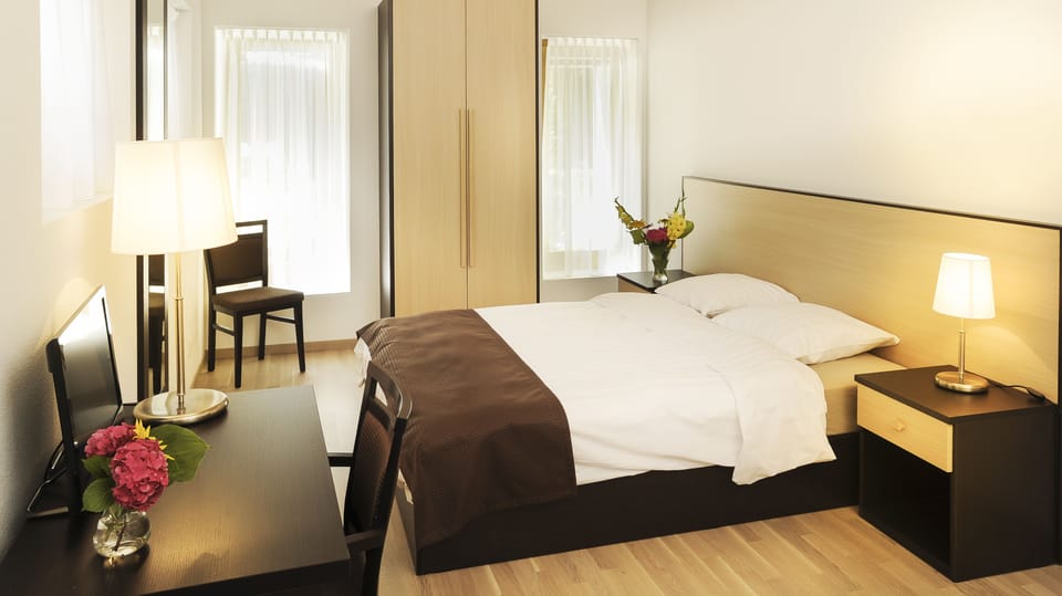 Standard Twin Room, Private Bathroom, Annex Building (Grange) | Desk, free WiFi, bed sheets