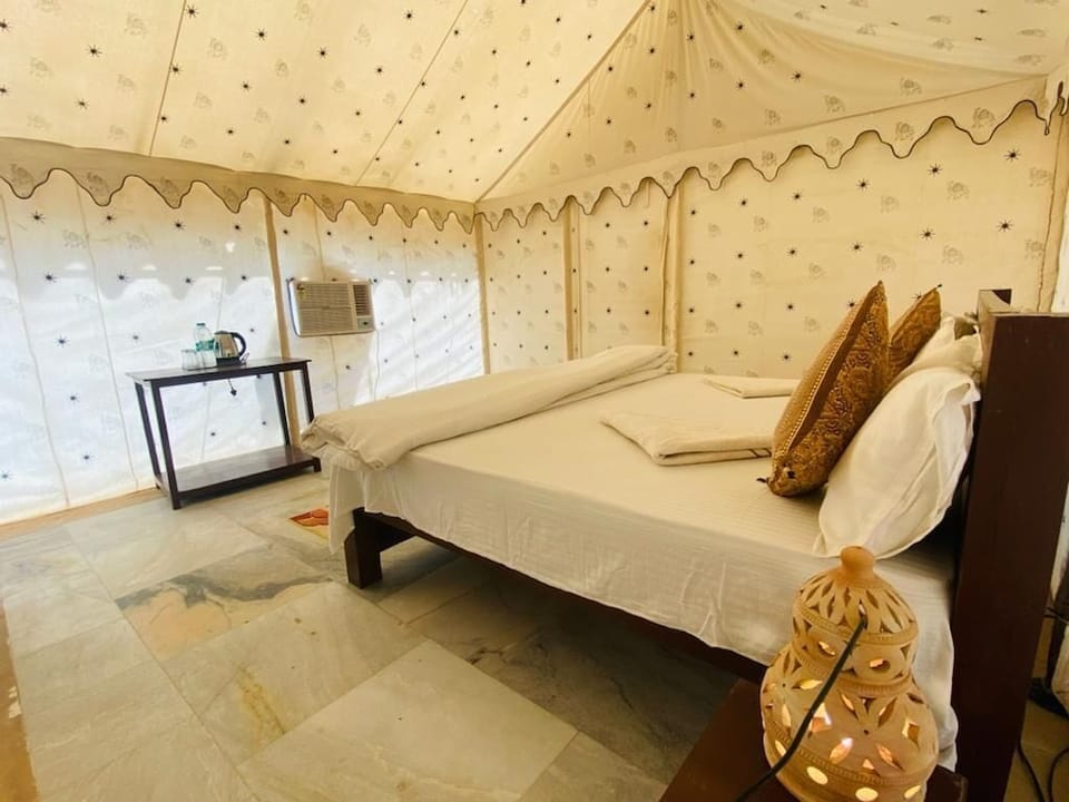 Deluxe Tent | Free WiFi