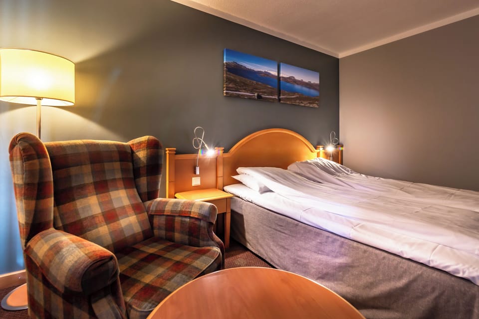 Double Room | Desk, WiFi (free), bed sheets