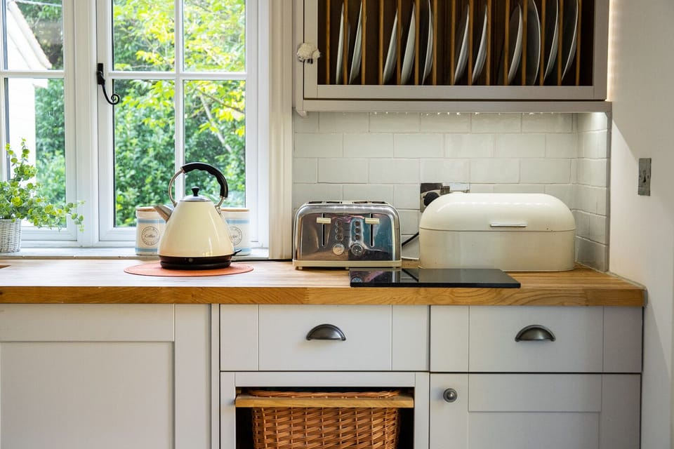 House | Private kitchen | Fridge, microwave, oven, stovetop