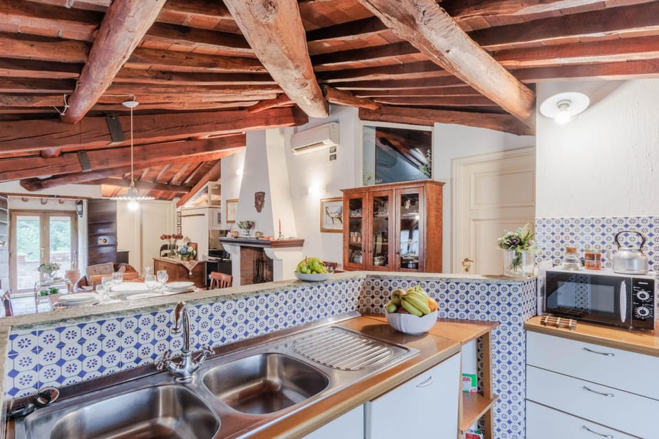 House | 5 bedrooms, WiFi