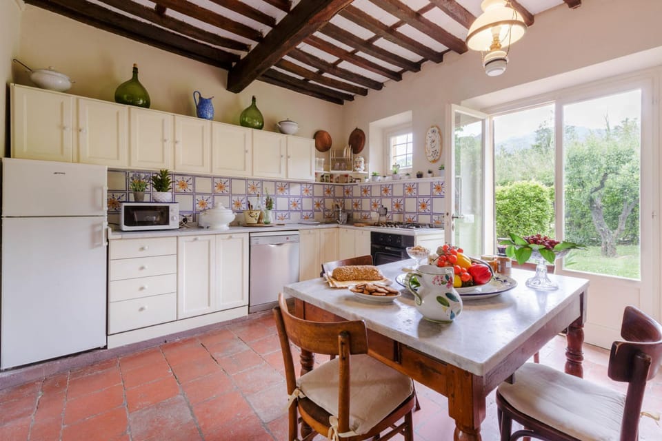 House, Smoking | 5 bedrooms, WiFi