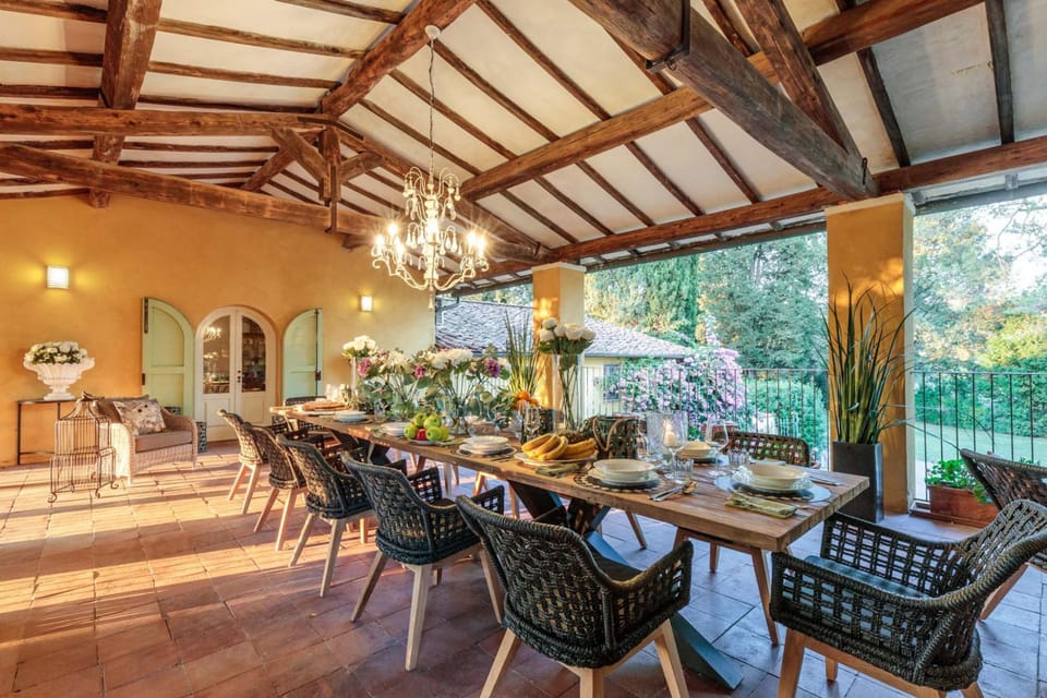 House | 10 bedrooms, WiFi