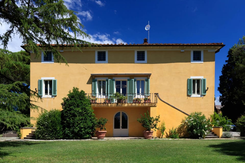 House | 10 bedrooms, WiFi