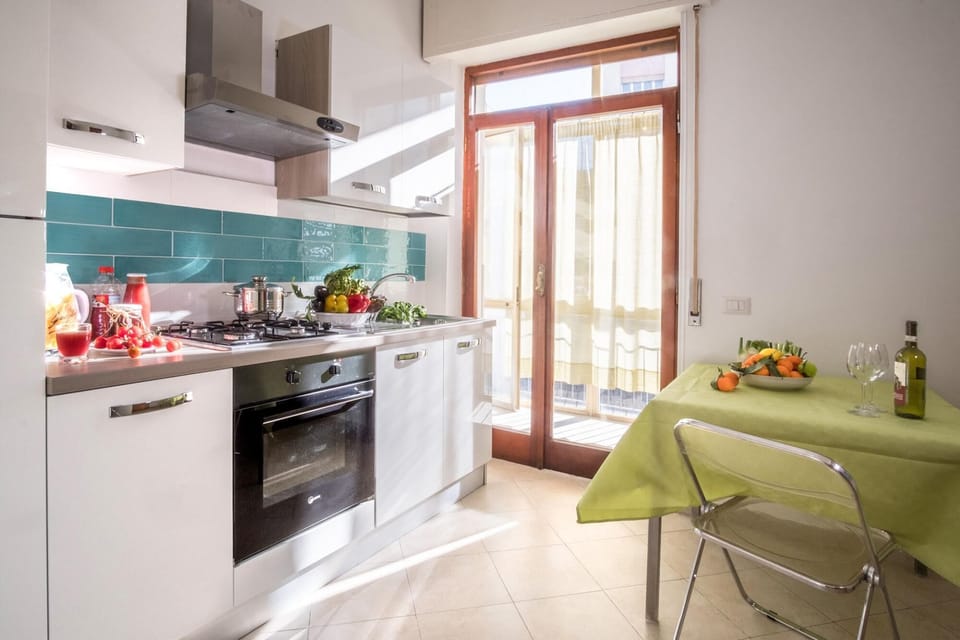 House, Smoking | 3 bedrooms, iron/ironing board