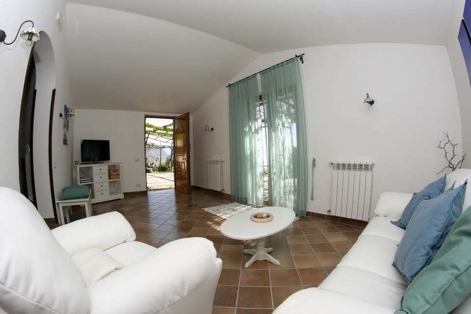 House, Smoking | 3 bedrooms, WiFi