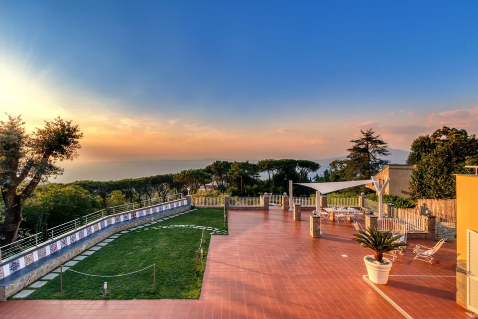 House, Smoking | 5 bedrooms, desk, WiFi