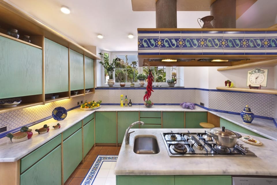 House | 6 bedrooms, iron/ironing board, WiFi