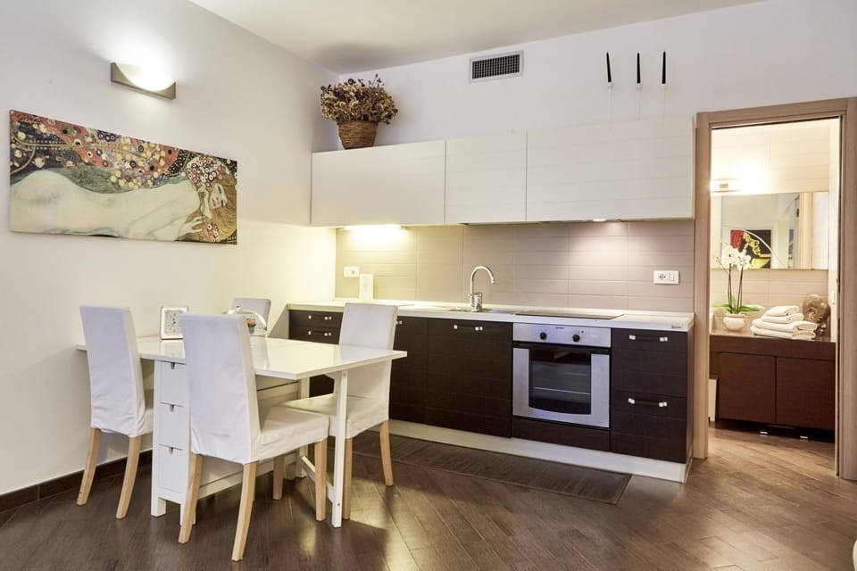 House | 6 bedrooms, iron/ironing board, WiFi