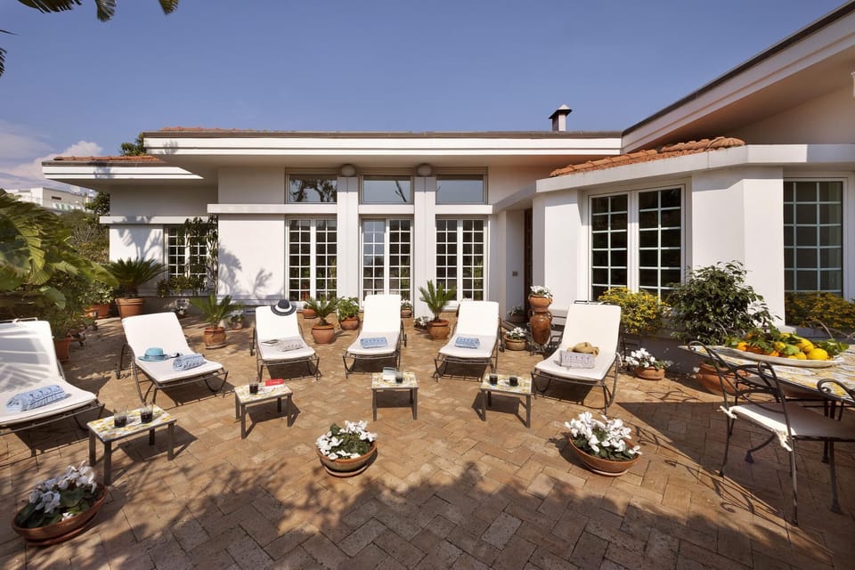 House | 6 bedrooms, iron/ironing board, WiFi