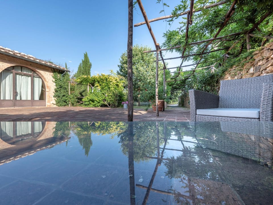 House | 2 bedrooms, iron/ironing board, WiFi