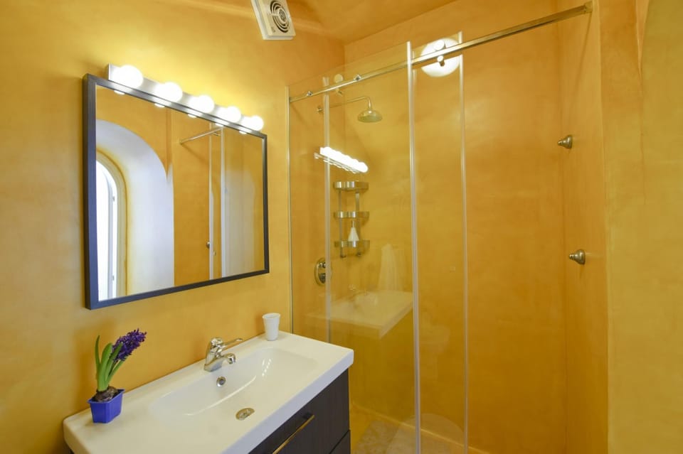 House | Bathroom
