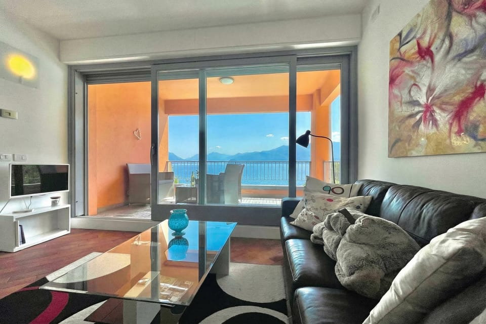 Family Apartment, Multiple Bedrooms, 2 Bathrooms, Mountainside (Gaeta 'Lake View') | Terrace/patio
