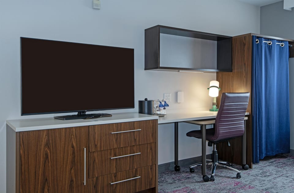 Suite, 1 King Bed with Sofa bed, Non Smoking | In-room safe, desk, iron/ironing board, free WiFi