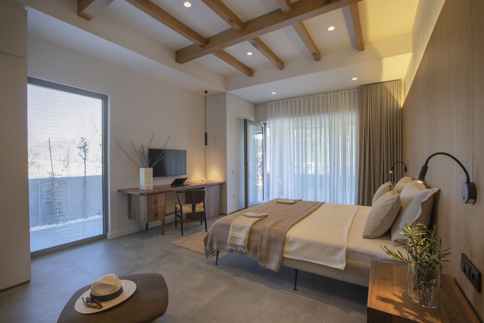 Design Triple Room | Premium bedding, individually decorated, individually furnished