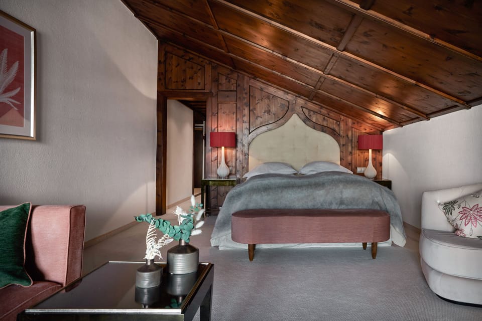 Premium bedding, minibar, in-room safe, iron/ironing board