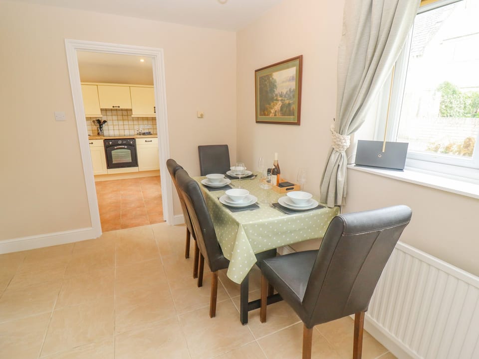 Cottage | Private kitchen | Fridge, dishwasher, electric kettle, toaster