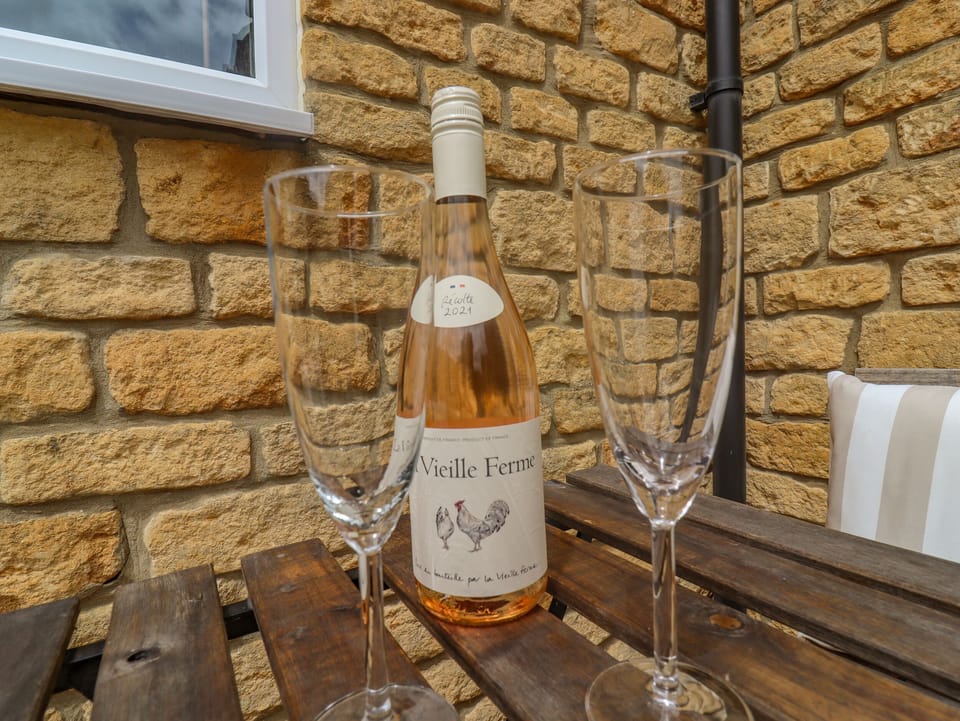 Cottage | Food and drink