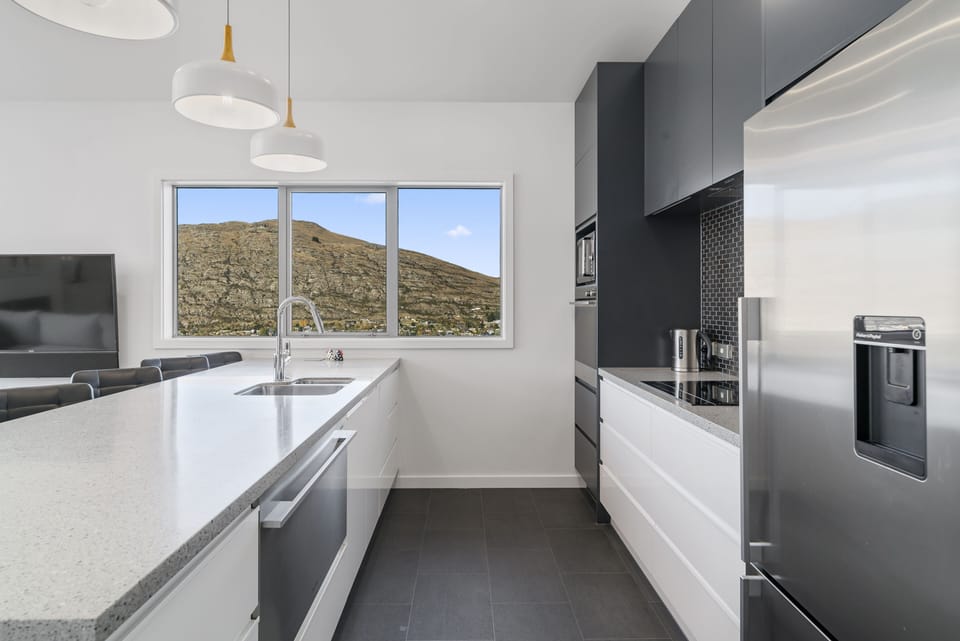 Apartment | Private kitchen | Full-size fridge, microwave, oven, stovetop
