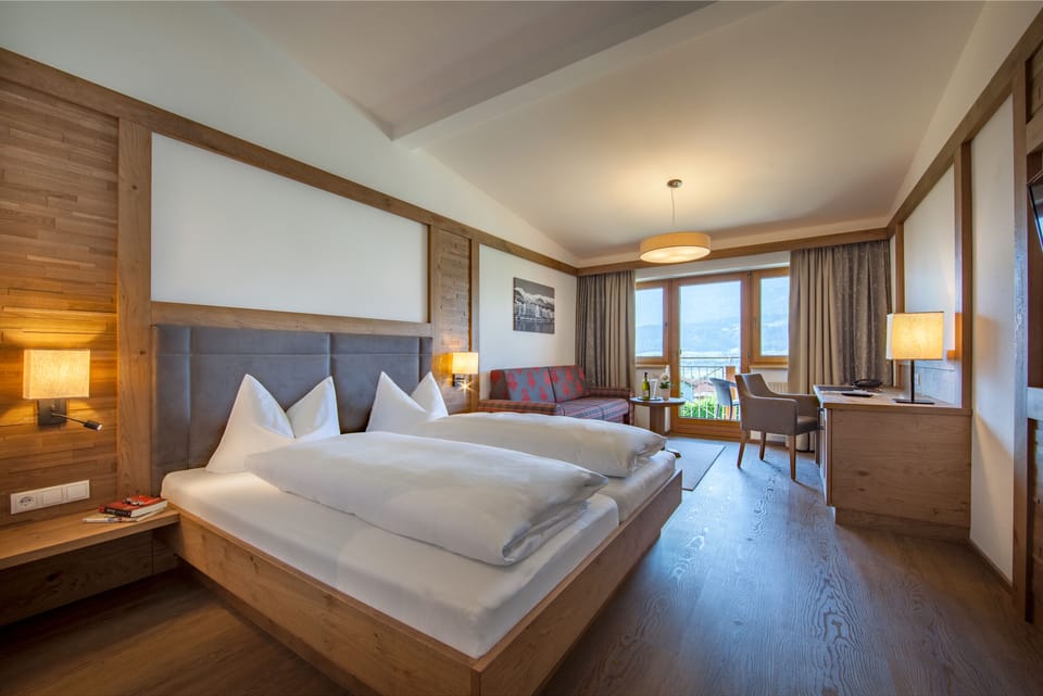 Superior Double Room, 1 King Bed, Balcony, Mountain View | Premium bedding, down comforters, pillowtop beds, in-room safe
