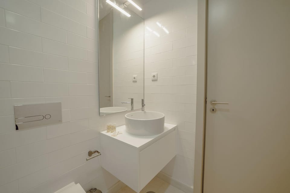 Legacy Oporto Premium Apartment C by Vacationy Apartment in Porto