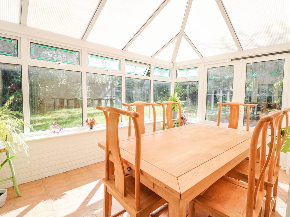 Cottage | Private kitchen | Fridge, dishwasher, electric kettle, toaster