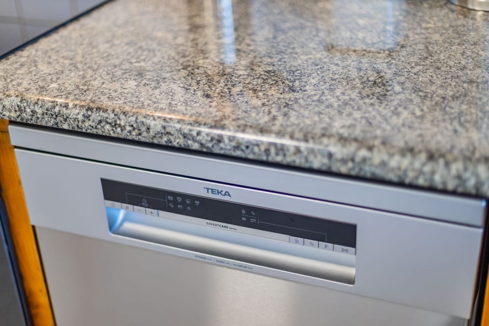 House, 3 Bedrooms, Patio, Mountain View | Private kitchen | Fridge, microwave, oven, stovetop