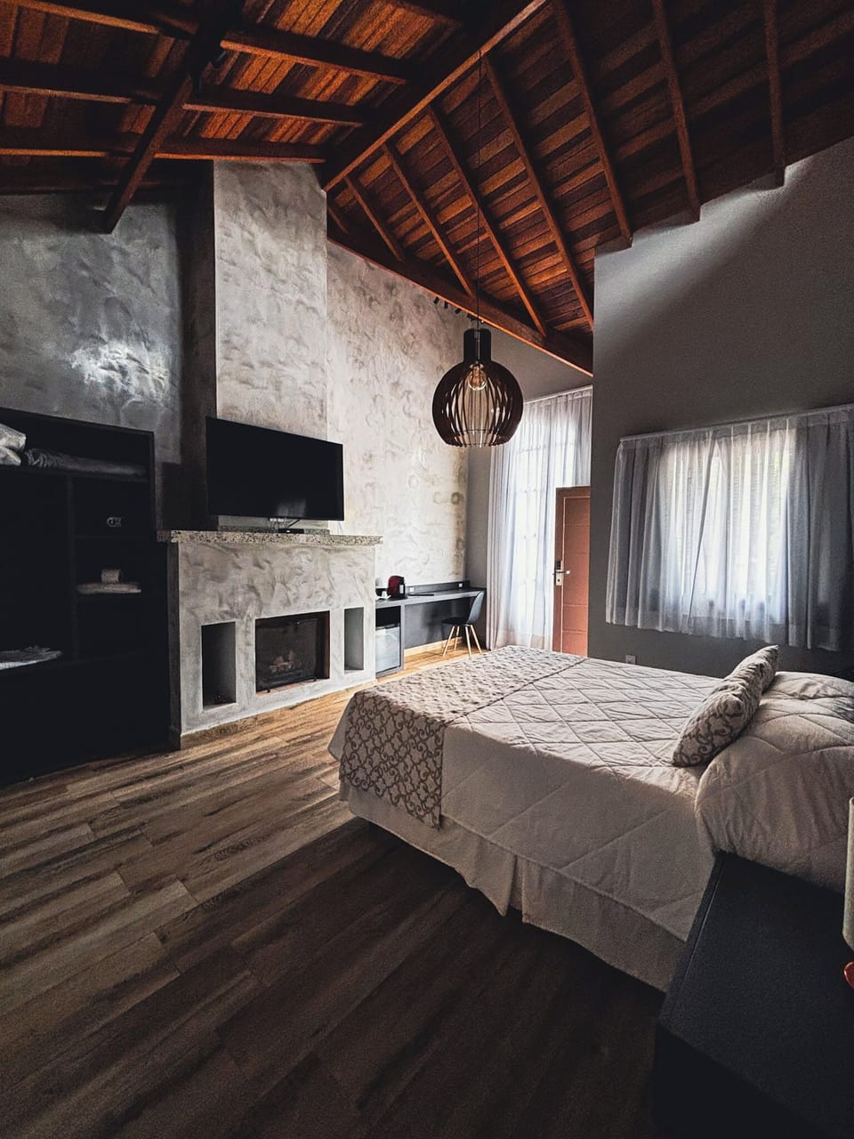 Premium Double Room | Hypo-allergenic bedding, minibar, in-room safe, desk