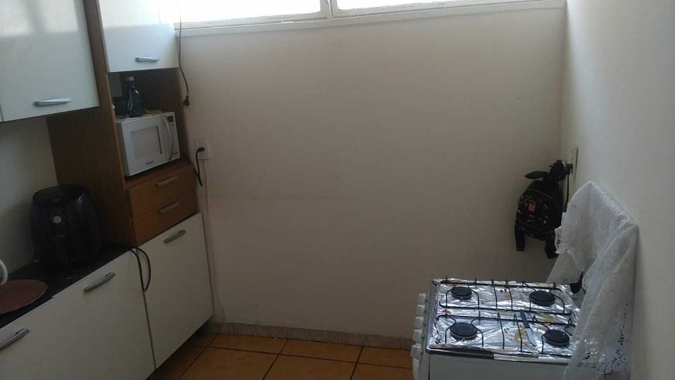 Family Apartment | Private kitchen | Fridge, microwave, dishwasher, cookware/dishes/utensils