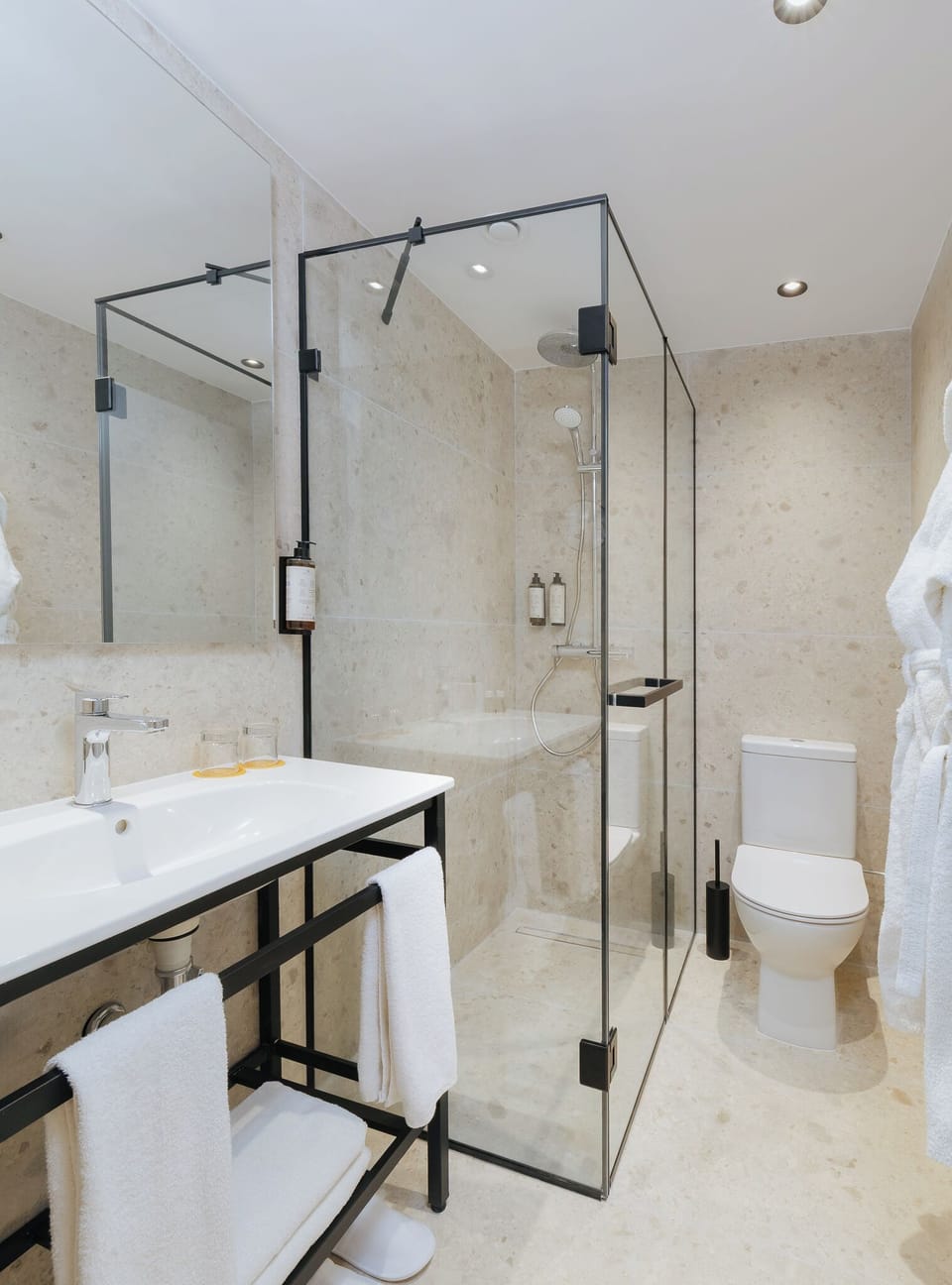 Executive Suite, 1 Bedroom | Bathroom | Combined shower/tub, deep soaking tub, free toiletries, hair dryer
