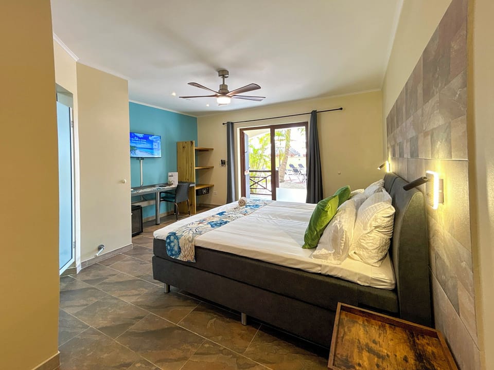 Premium bedding, memory foam beds, in-room safe, individually decorated