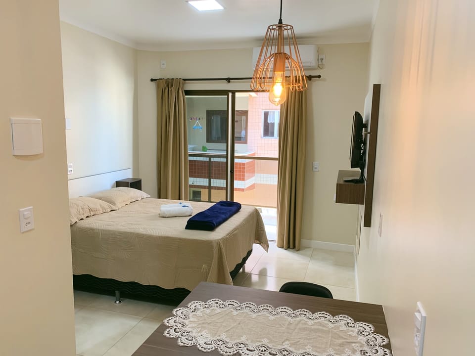 Basic Suite, 1 Double Bed | Free WiFi, bed sheets