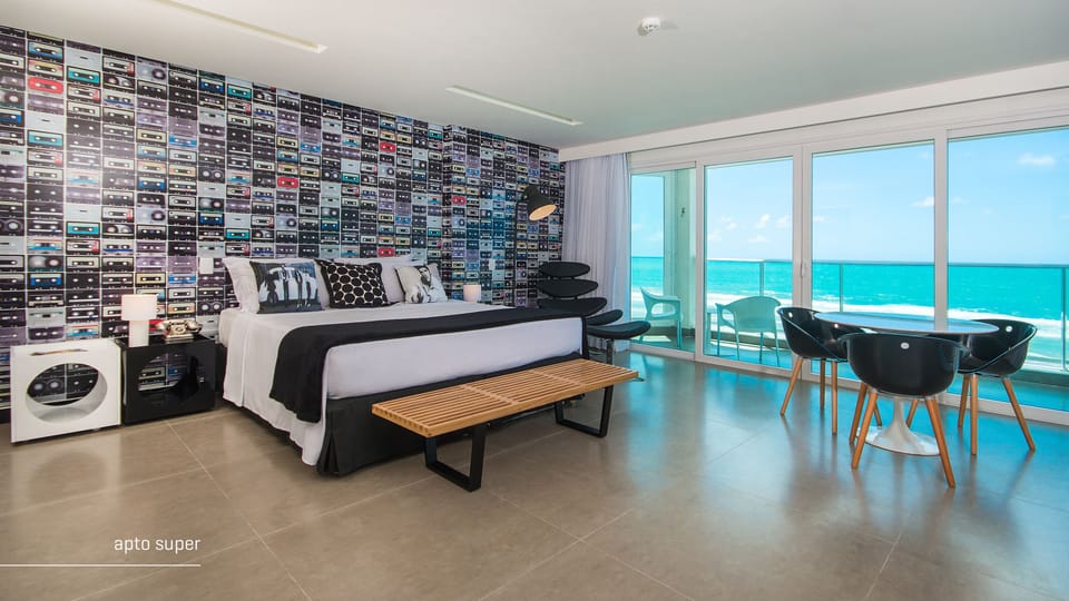 Super | Minibar, in-room safe, individually decorated, individually furnished