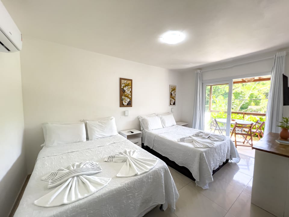 Quadruple Room, 1 Bedroom | Free WiFi, bed sheets