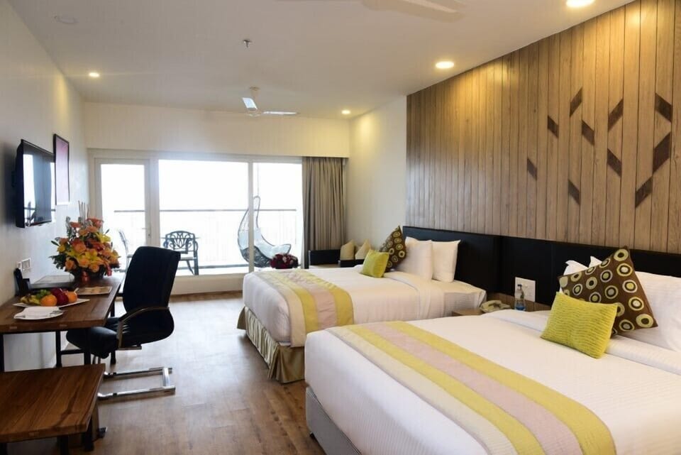 Deluxe Twin Room, 1 Bedroom, Mountain View | Hypo-allergenic bedding available, in-room safe, desk