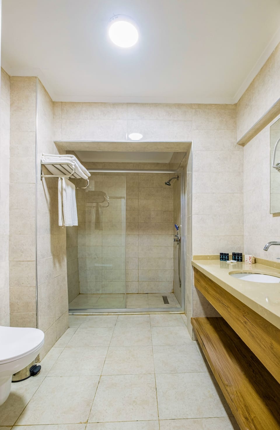 Suite, 2 Bedrooms | Bathroom | Shower, hair dryer, slippers, towels