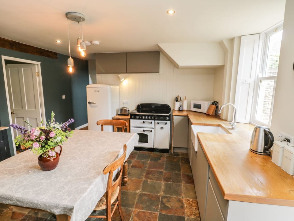 Cottage | Interior